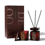 Wooden scented candle and diffuser set .